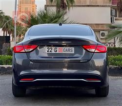 Chrysler 200